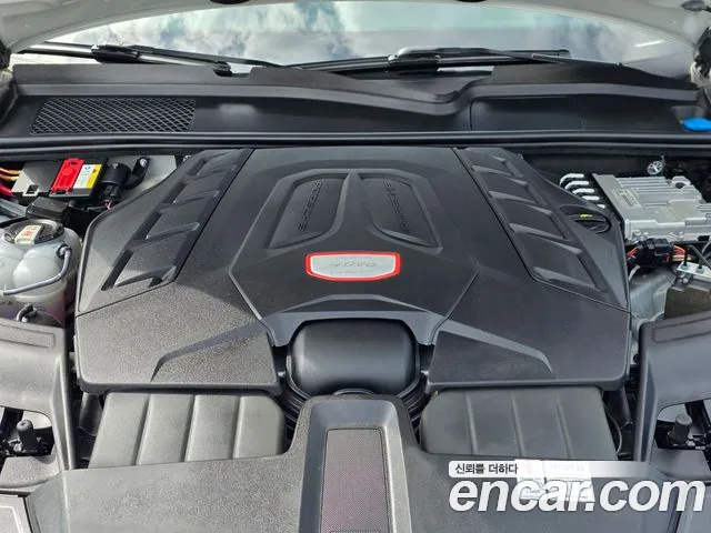Porsche Cayenne 2022 thumb 4