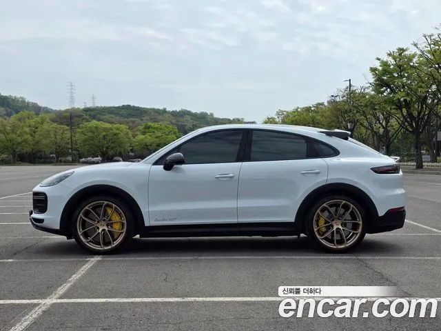 Porsche Cayenne 2022 thumb 5