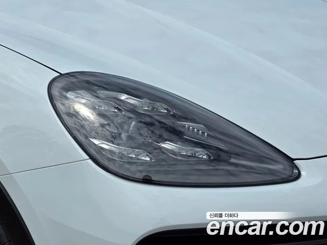 Porsche Cayenne 2022 thumb 9