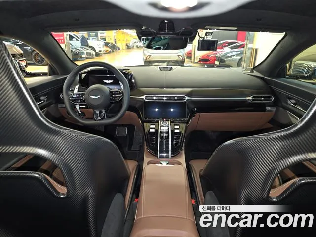 Aston Martin Vantage 4.0T V8 2025 thumb 4