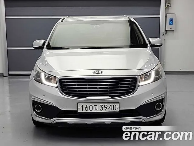 Kia Carnival 2016 thumb 11