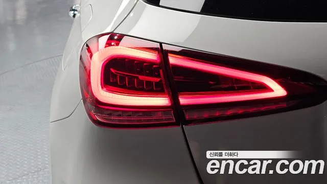 Mercedes-Benz A-Class 2021 thumb 7