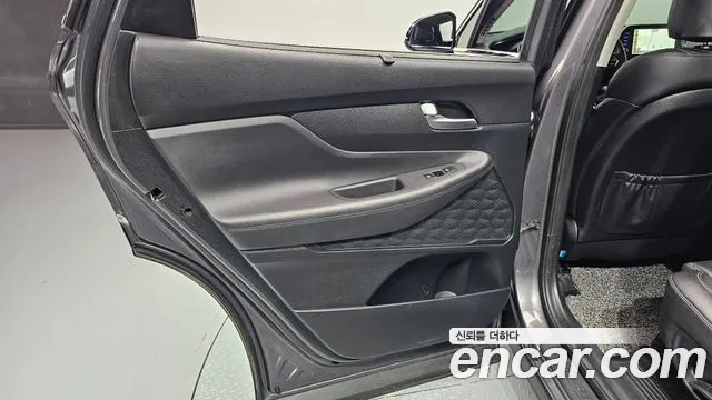Hyundai Santa Fe 2018 thumb 11
