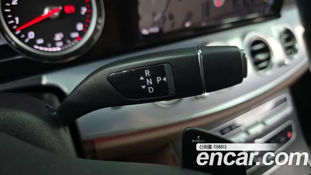 Mercedes-Benz E-Class 2019 thumb 7