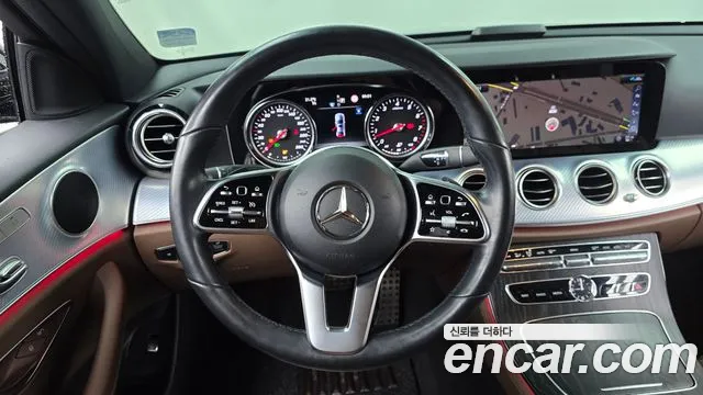 Mercedes-Benz E-Class 2019 thumb 11