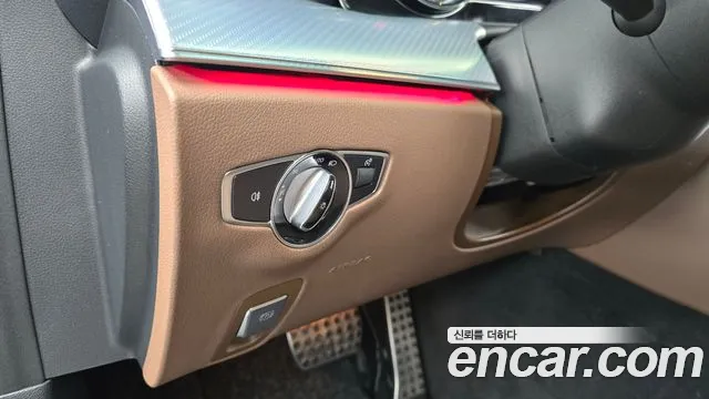 Mercedes-Benz E-Class 2019 thumb 2