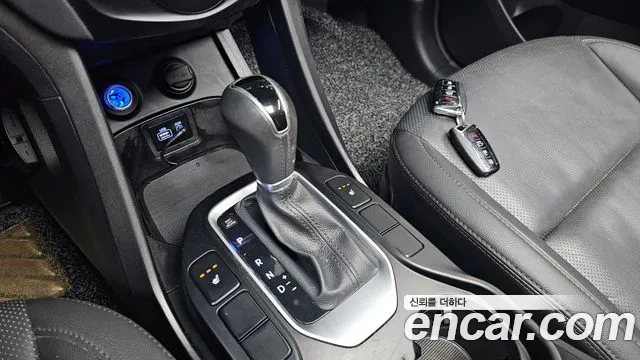 Hyundai Santafe 2015 thumb 9