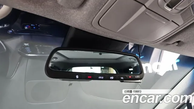 Hyundai Santa Fe 2018 thumb 6
