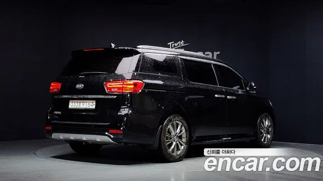 Kia Carnival 2019 thumb 4