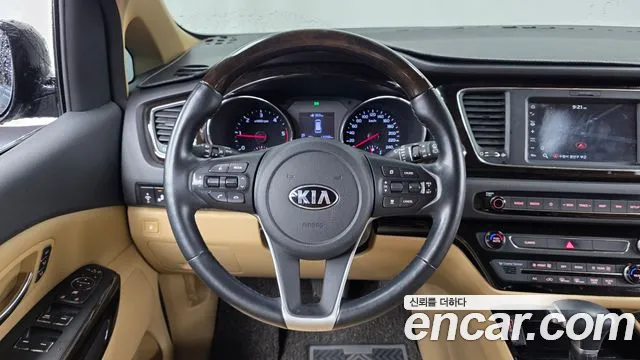 Kia Carnival 2019 thumb 2