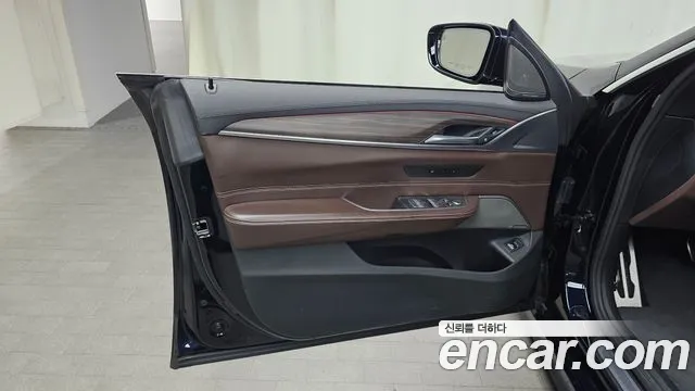 BMW 6 серии Gran Turismo 2020 thumb 11