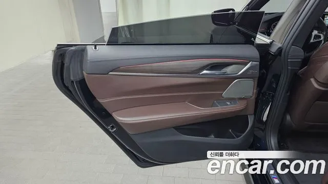 BMW 6 серии Gran Turismo 2020 thumb 2