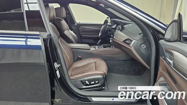 BMW 6 серии Gran Turismo 2020 thumb 6