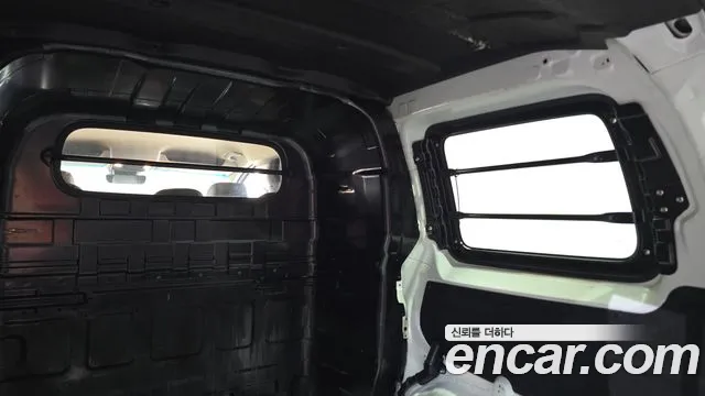 Hyundai Staria 2022 thumb 12