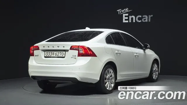 Volvo S60 2015 thumb 6