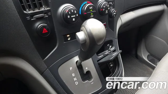 Hyundai Staria 2010 thumb 11