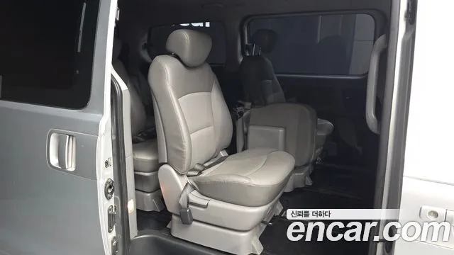 Hyundai Staria 2010 thumb 5