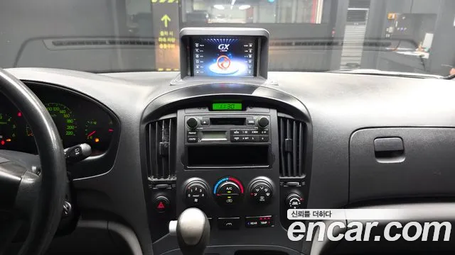 Hyundai Staria 2010 thumb 4
