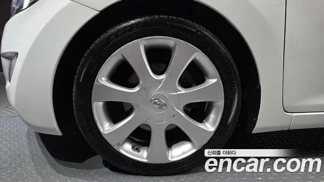 Hyundai Avante 2011 thumb 5