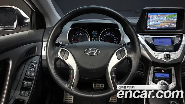 Hyundai Avante 2011 thumb 4