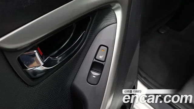 Hyundai Avante 2011 thumb 12