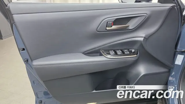 Toyota Crown Crossover 2025 thumb 12