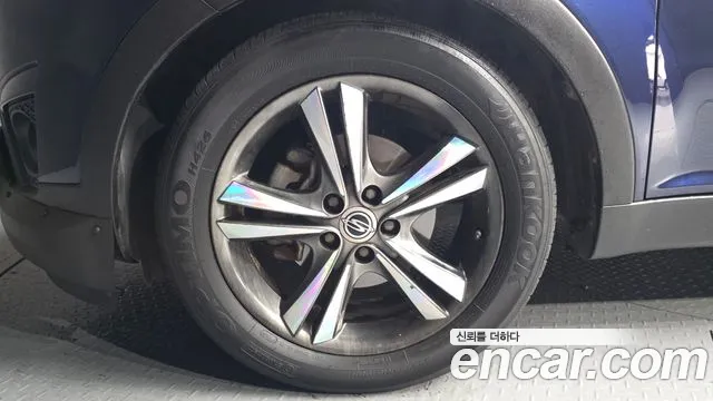 KGM Korando 2015 thumb 2