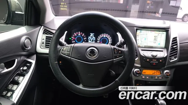 KGM Korando 2015 thumb 12