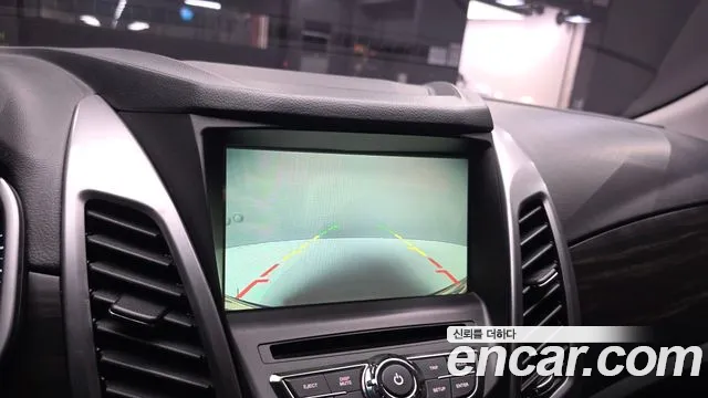 KGM Korando 2015 thumb 5