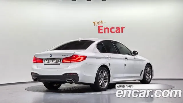 BMW 5 серии 2017 thumb 12