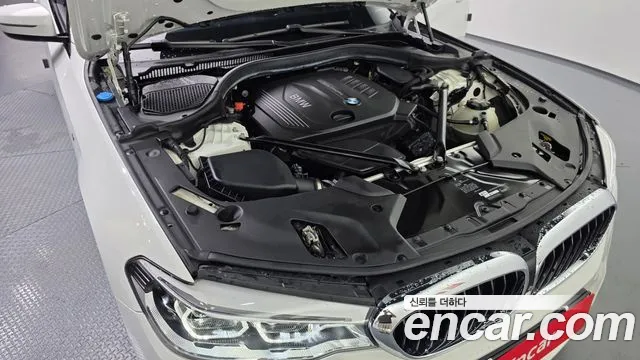 BMW 5 серии 2017 thumb 11
