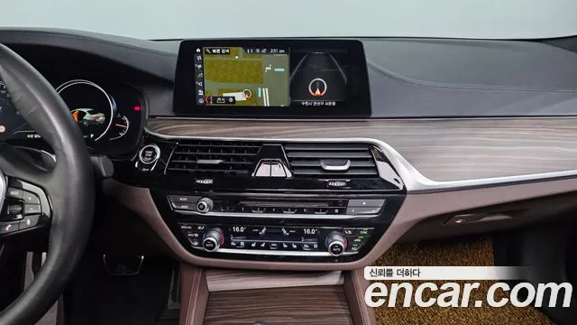 BMW 5 серии 2017 thumb 7