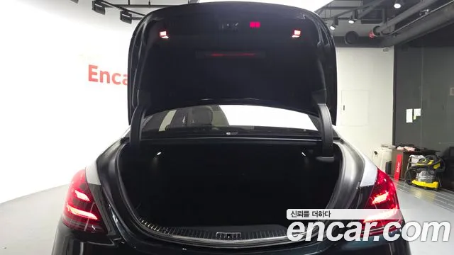 Mercedes-Benz S-Class 2019 thumb 2