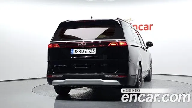 Kia Carnival 2021 thumb 5