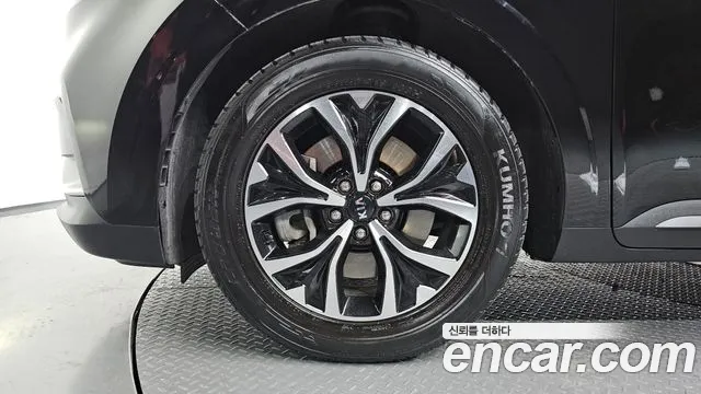 Kia Carnival 2021 thumb 10
