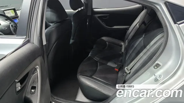 Hyundai Avante 2011 thumb 4