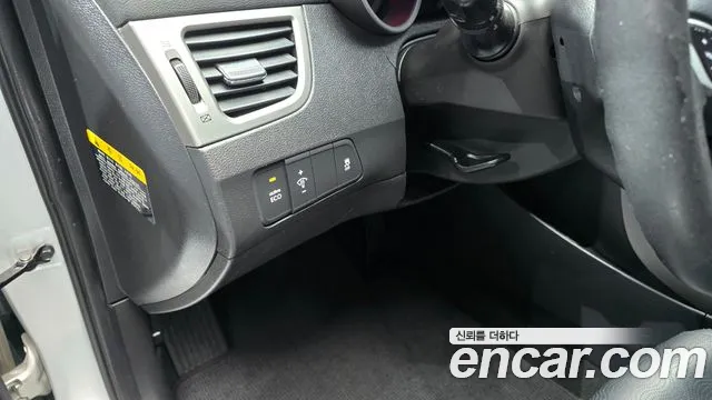 Hyundai Avante 2011 thumb 12