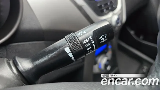 Hyundai Avante 2011 thumb 6