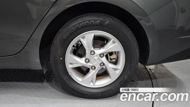 Hyundai Elantra 2021 thumb 4