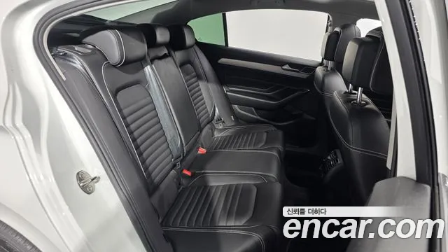 Volkswagen Passat GT 2021 thumb 11