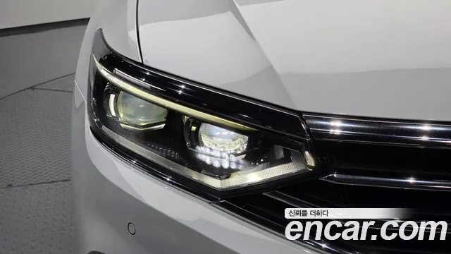 Volkswagen Passat GT 2021 thumb 3