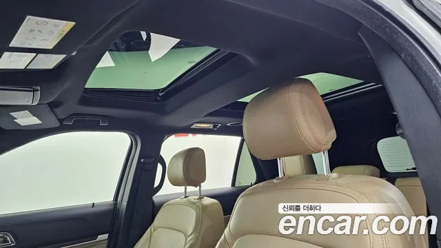 Ford Explorer 2017 thumb 12