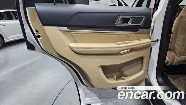 Ford Explorer 2017 thumb 8