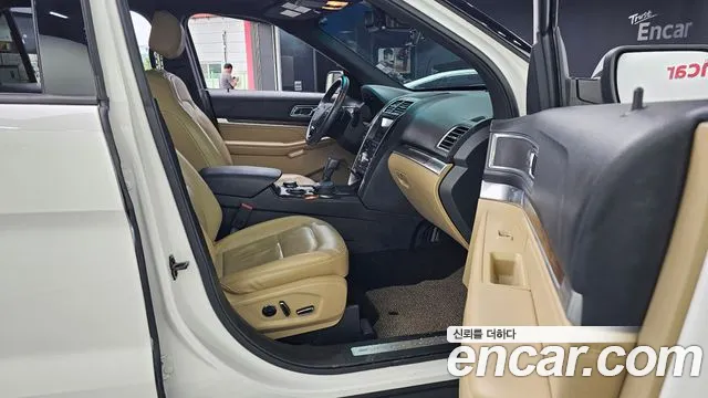 Ford Explorer 2017 thumb 5
