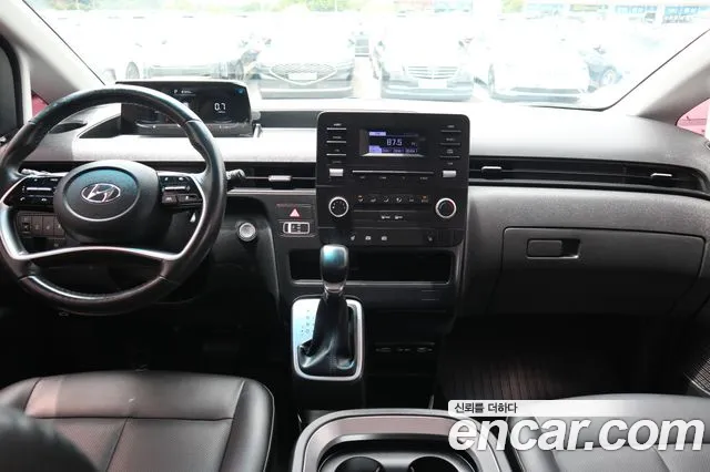 Hyundai Staria 2021 thumb 2