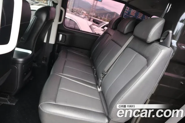 Hyundai Staria 2021 thumb 9