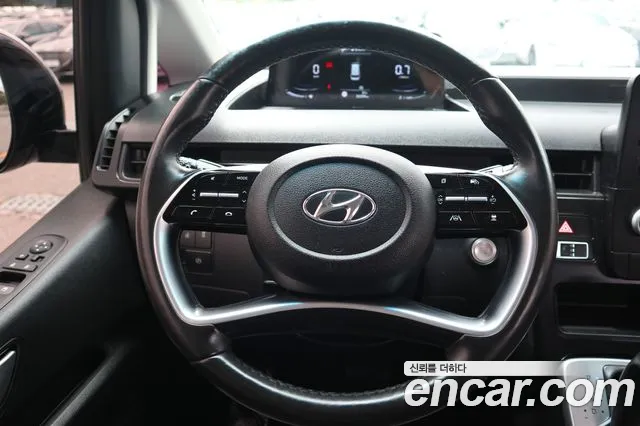 Hyundai Staria 2021 thumb 6