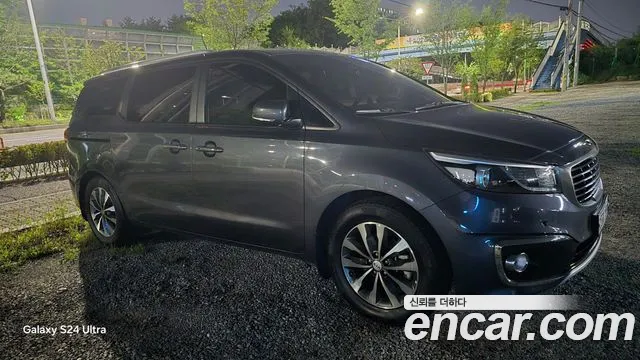 Kia Carnival 2016 thumb 12