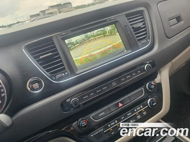 Kia Carnival 2016 thumb 3