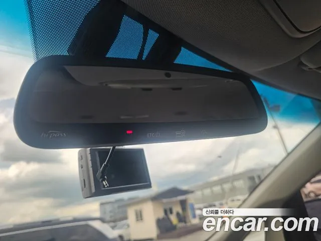 Kia Carnival 2016 thumb 2